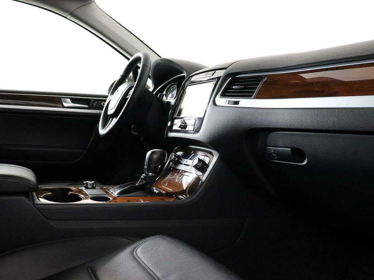 Volkswagen Touareg с пробегом — 2010 год. Фото: #5