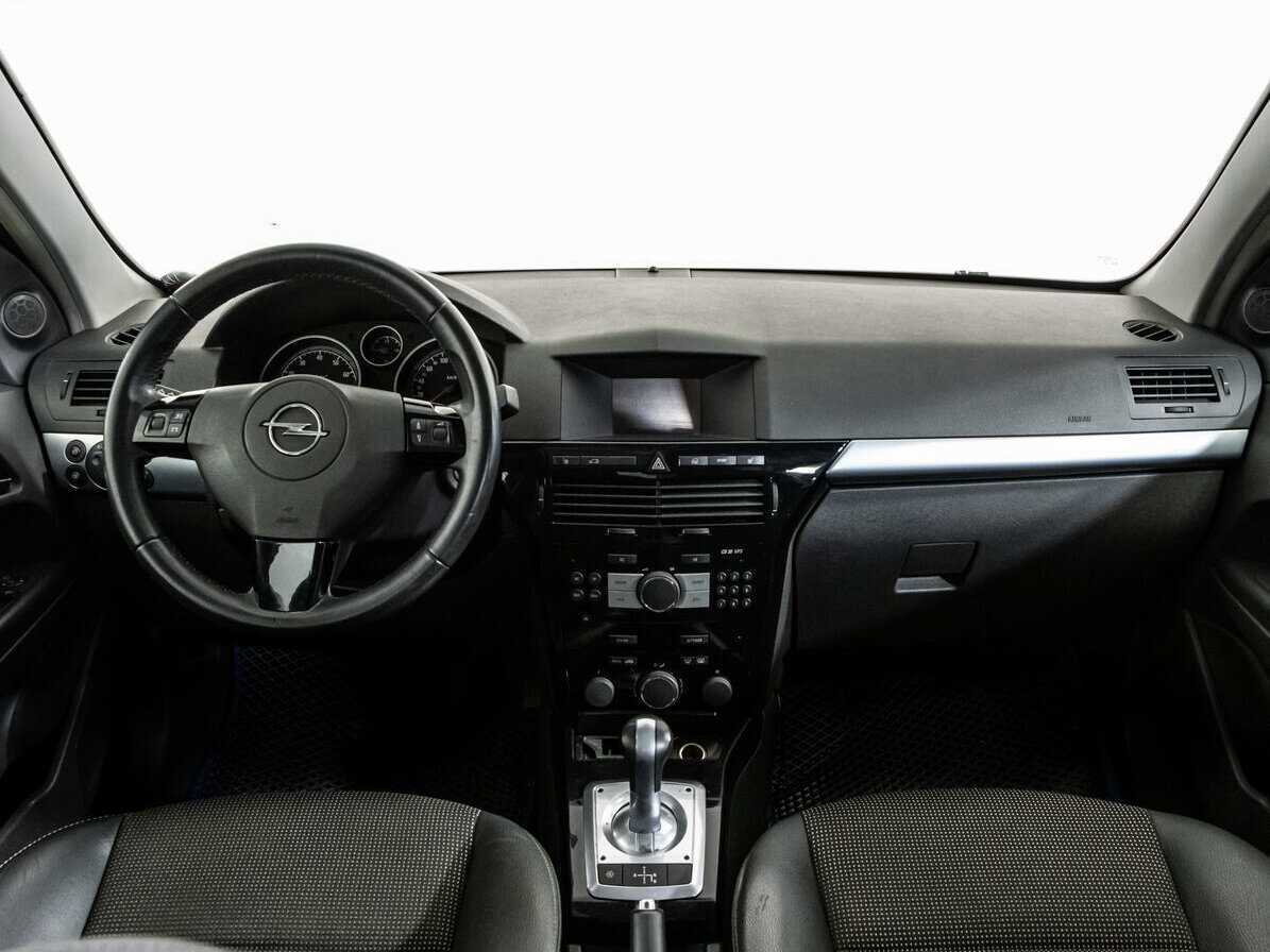 Opel Astra с пробегом — 2008 год. Фото: #7