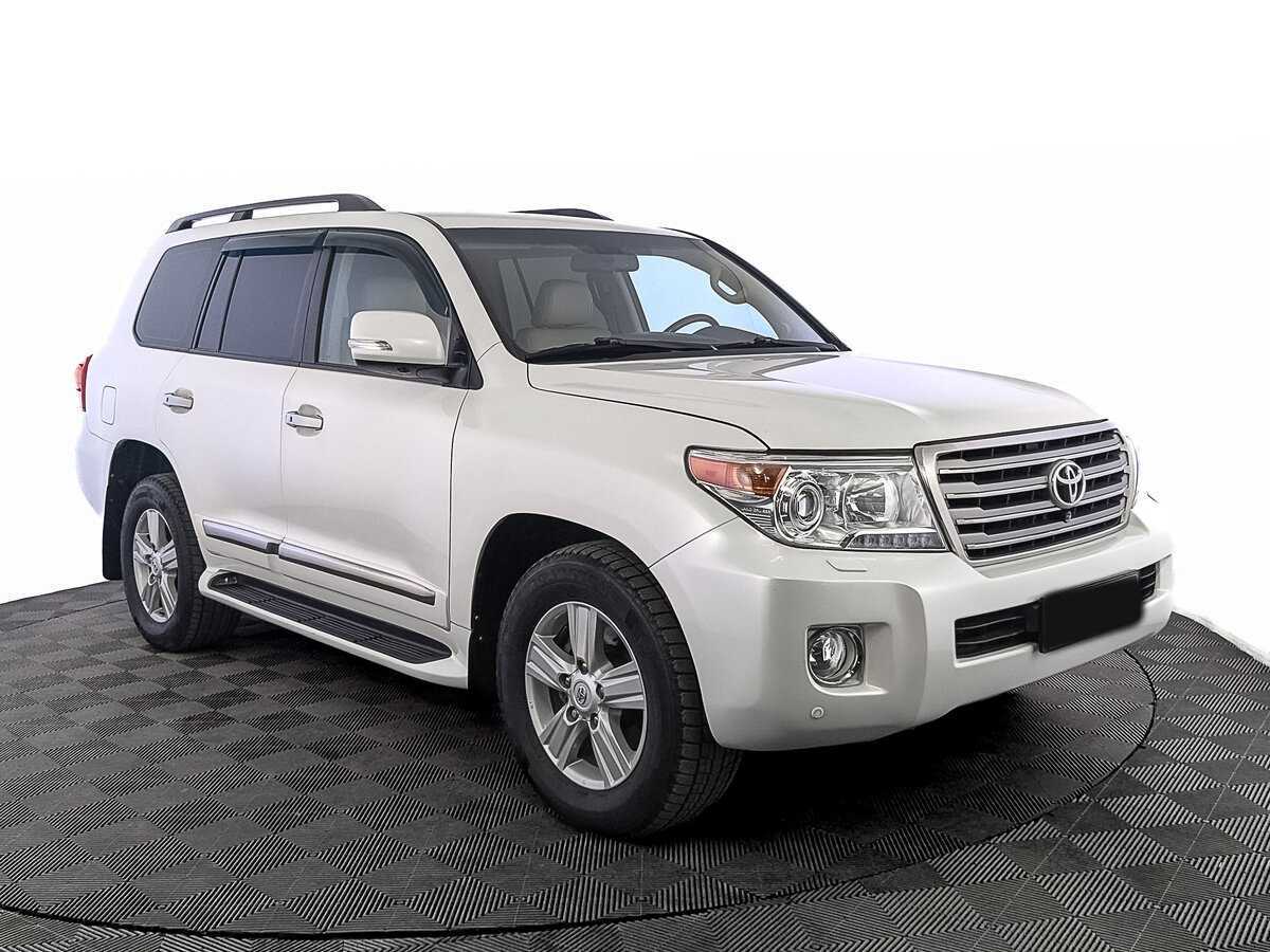 Toyota Land Cruiser с пробегом — 2014 год. Фото: #2