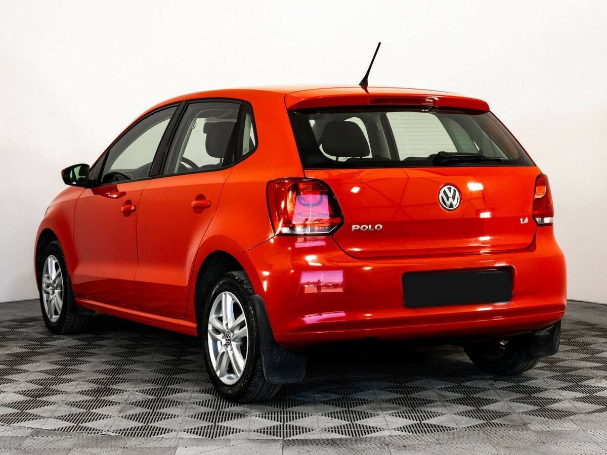 Volkswagen Polo с пробегом — 2013 год. Фото: #6