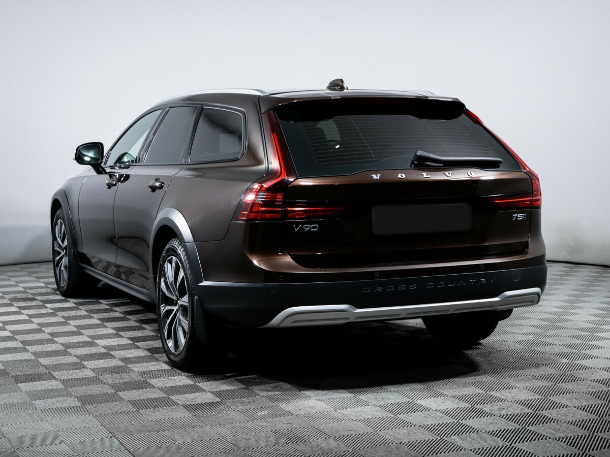 Volvo V90 Cross Country с пробегом — 2021 год. Фото: #6