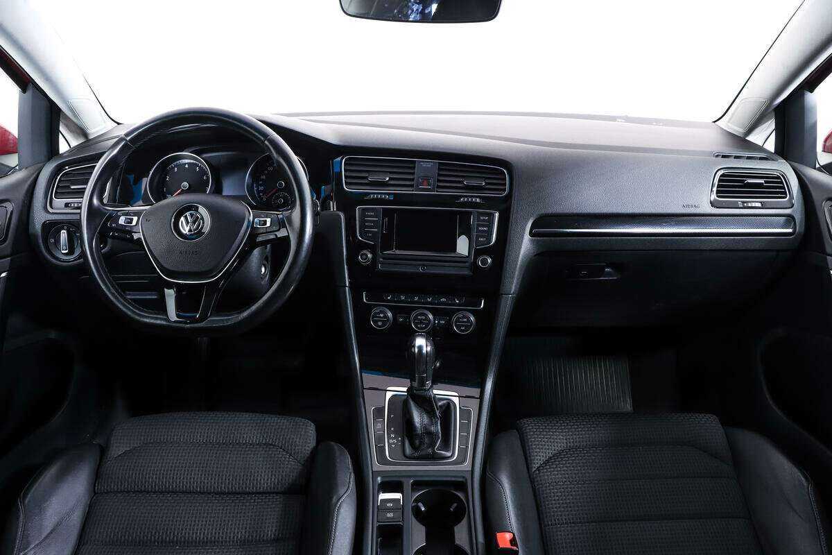 Volkswagen Golf с пробегом — 2013 год. Фото: #12