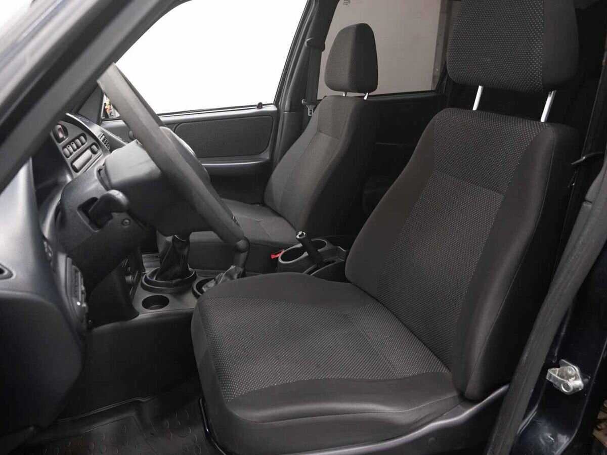 Chevrolet Niva с пробегом — 2012 год. Фото: #8