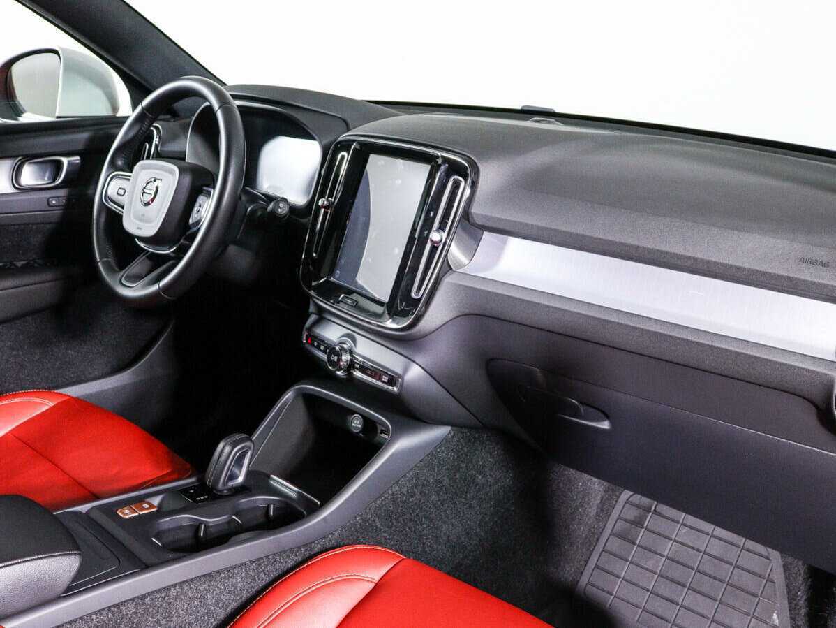 Volvo XC40 с пробегом — 2021 год. Фото: #6