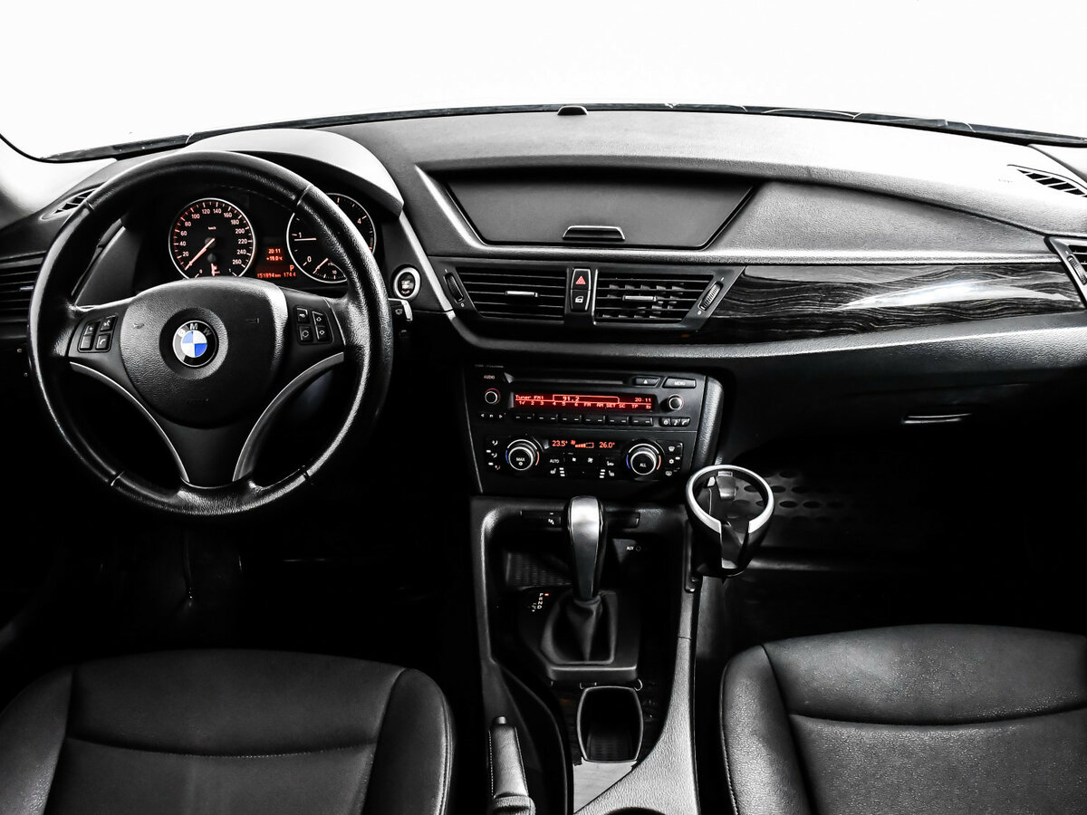 BMW X1 с пробегом — 2010 год. Фото: #8