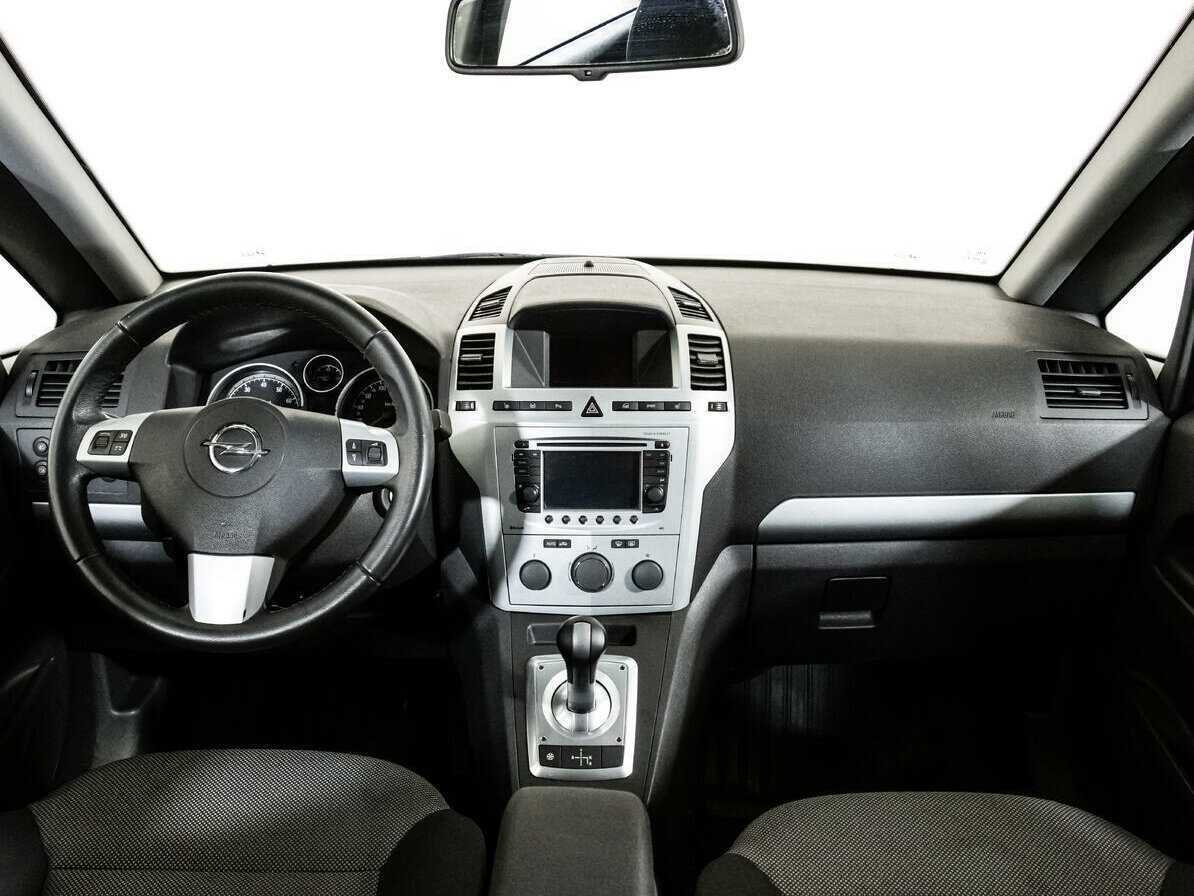 Opel Zafira с пробегом — 2012 год. Фото: #9