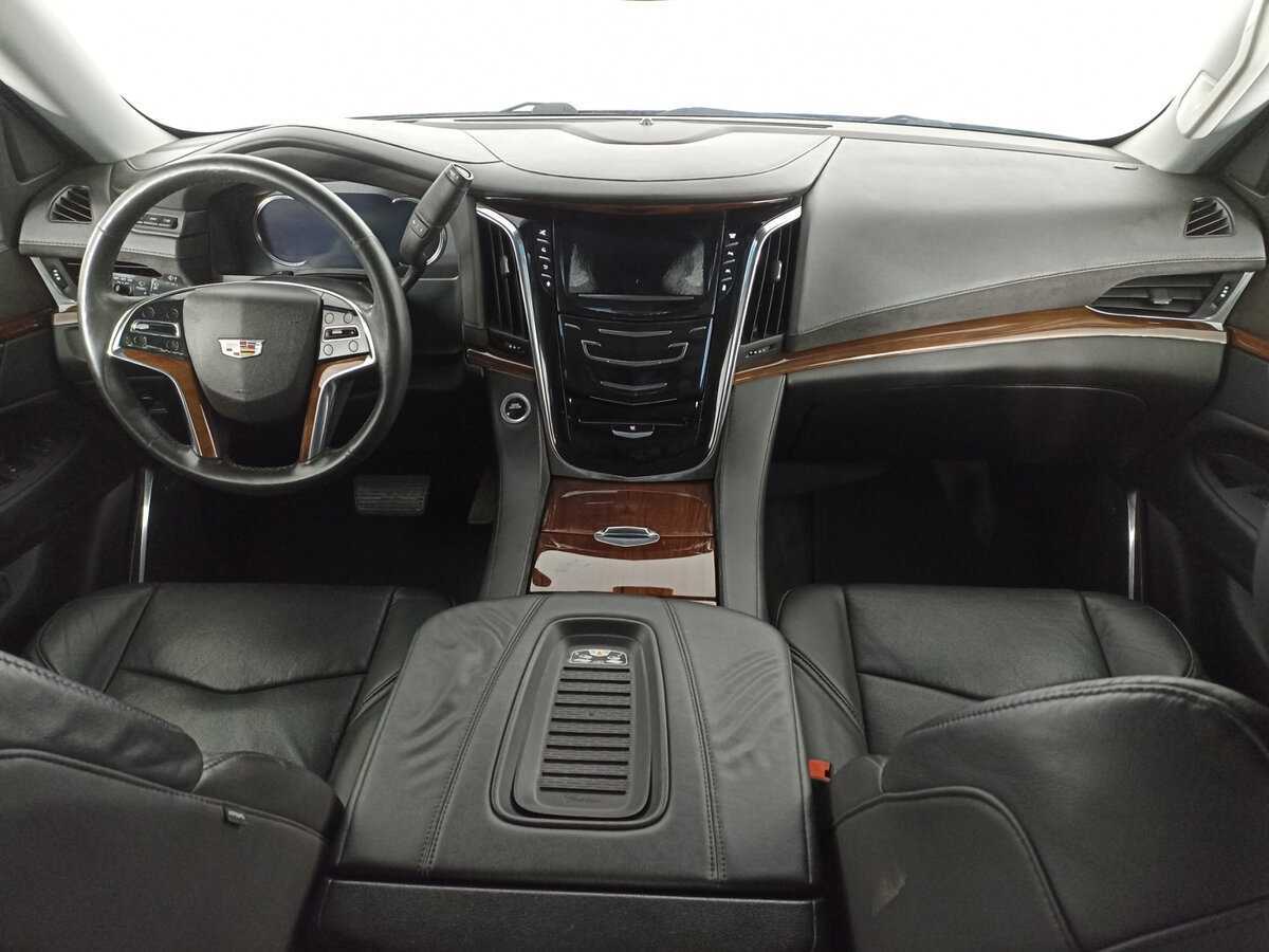 Cadillac Escalade с пробегом — 2016 год. Фото: #11