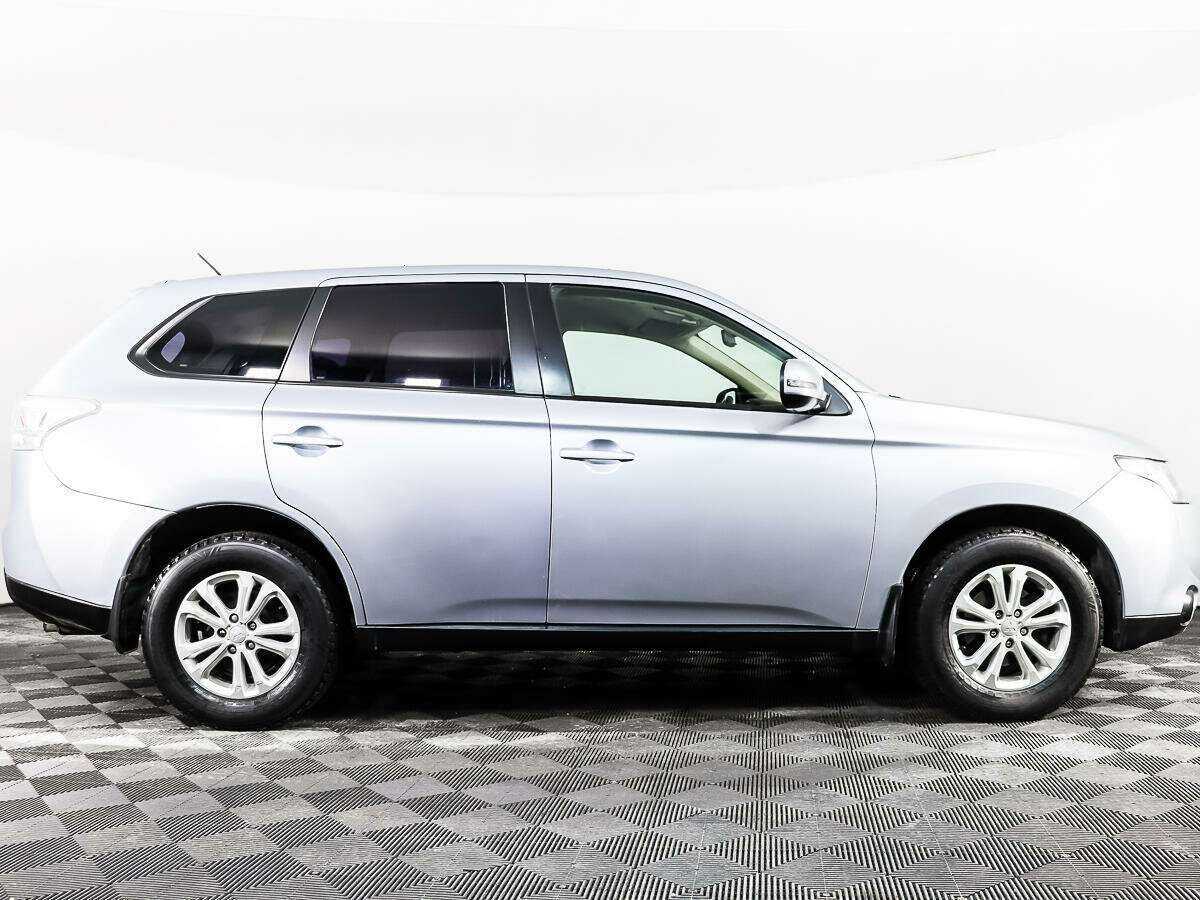 Mitsubishi Outlander с пробегом — 2012 год. Фото: #3