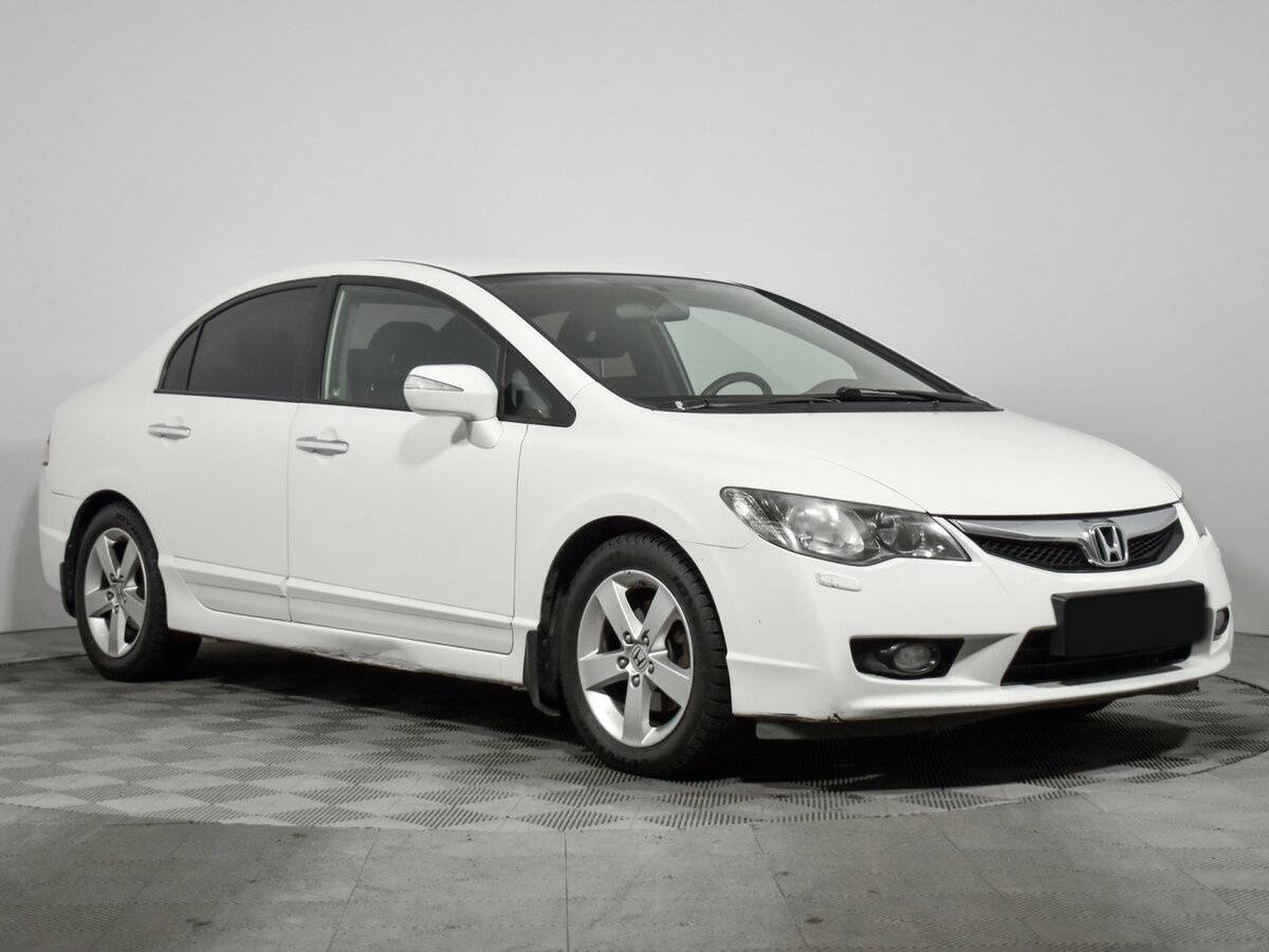 Honda Civic с пробегом — 2011 год. Фото: #2