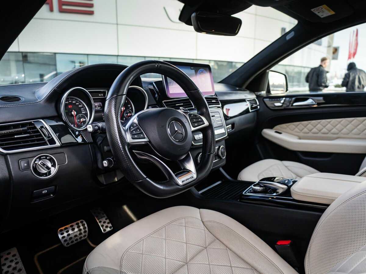 Mercedes-Benz GLE Coupe с пробегом — 2015 год. Фото: #14