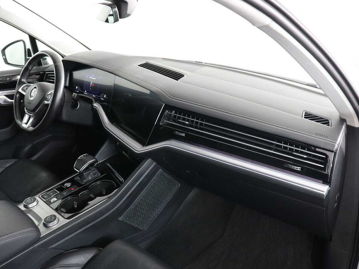 Volkswagen Touareg с пробегом — 2020 год. Фото: #10