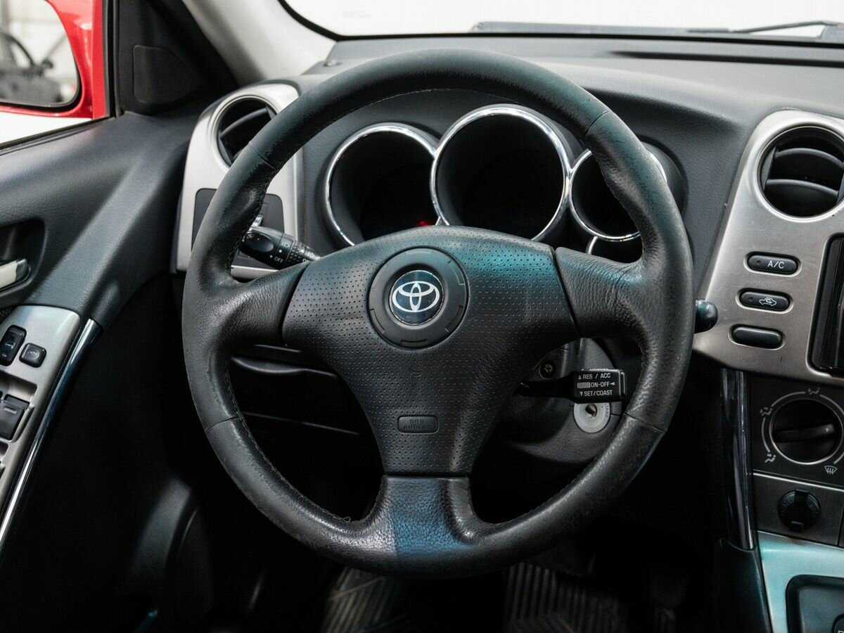 Toyota Matrix с пробегом — 2002 год. Фото: #11