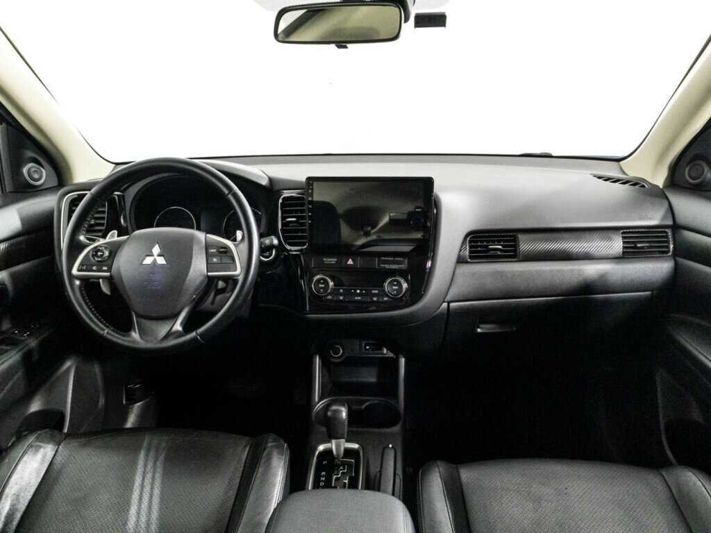 Mitsubishi Outlander с пробегом — 2012 год. Фото: #12