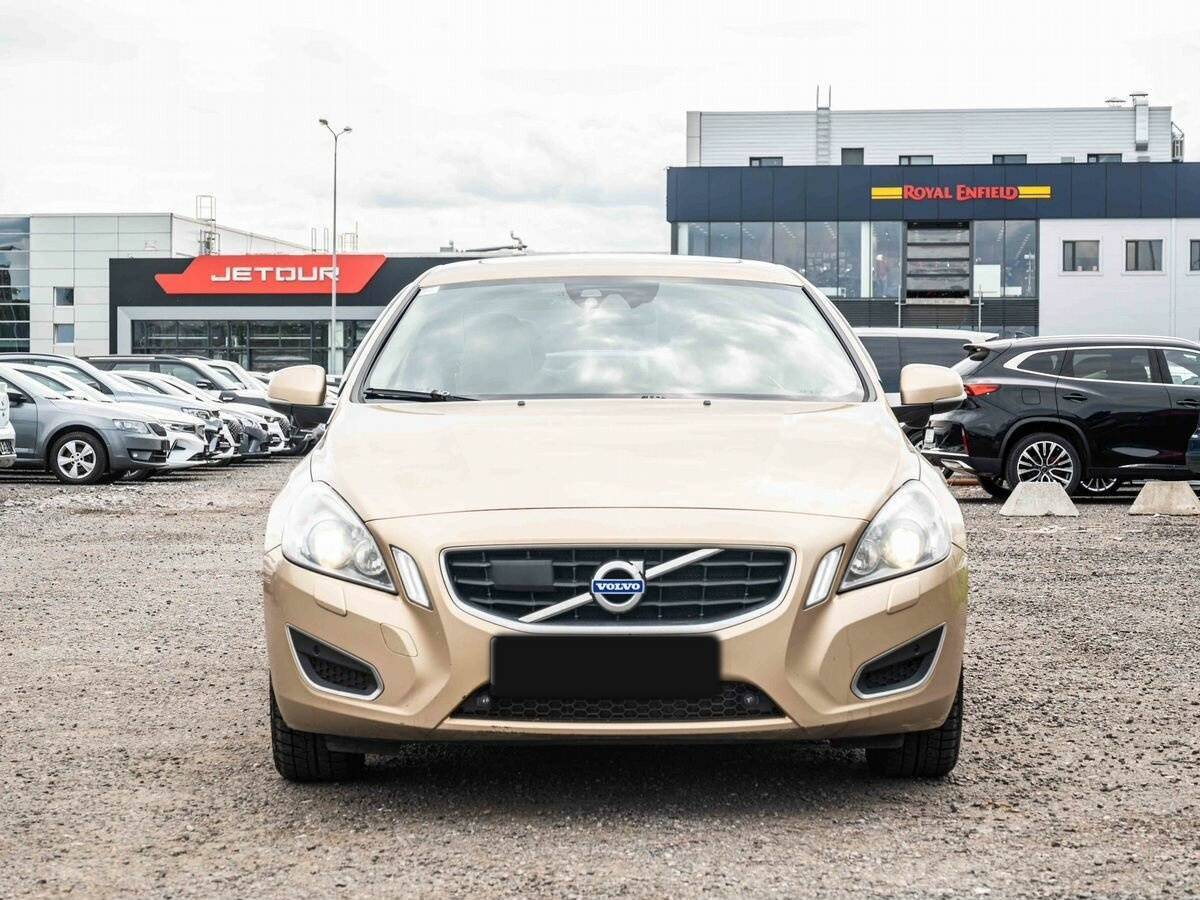 Volvo S60 с пробегом — 2011 год. Фото: #1
