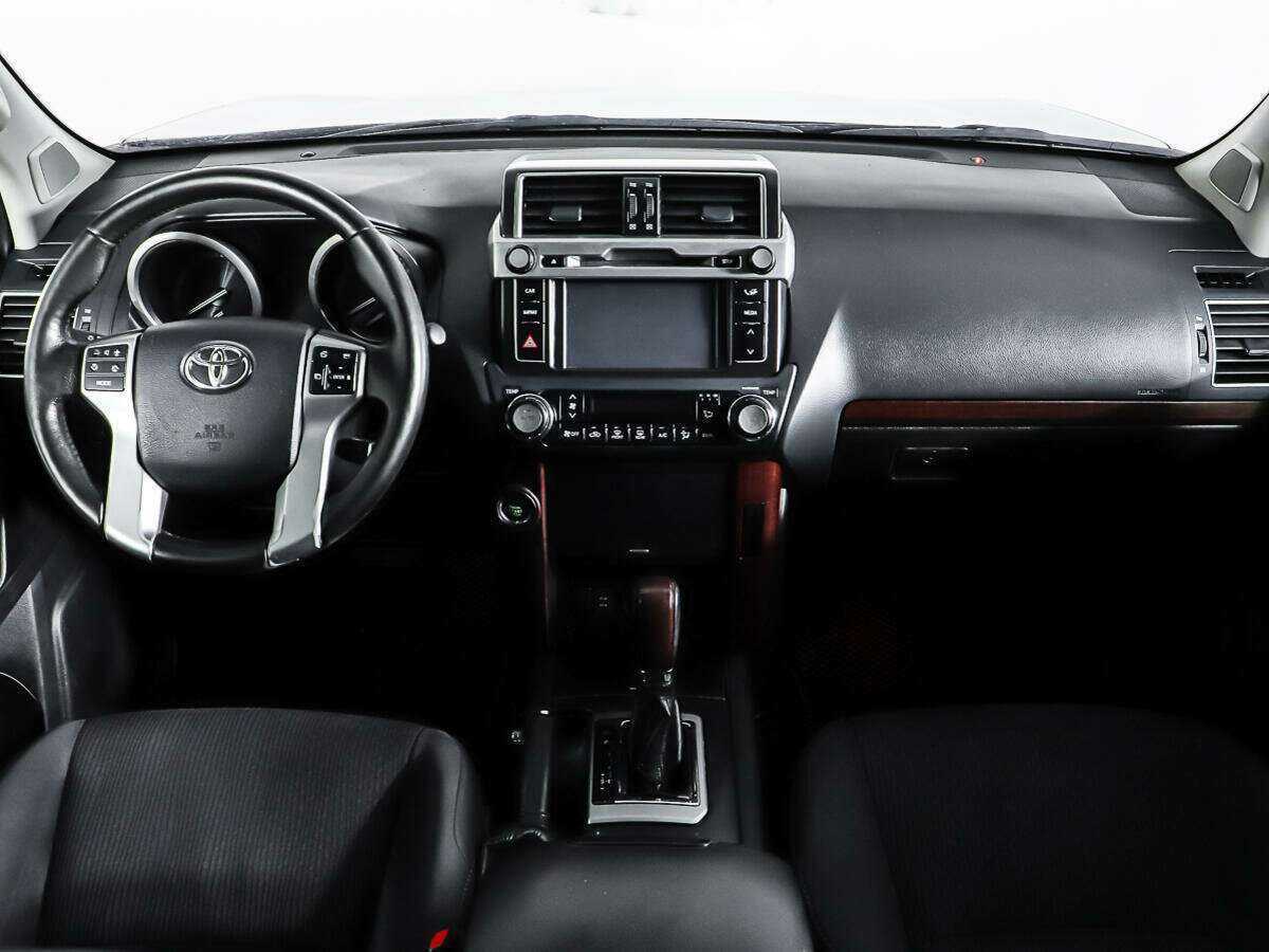 Toyota Land Cruiser Prado с пробегом — 2015 год. Фото: #10