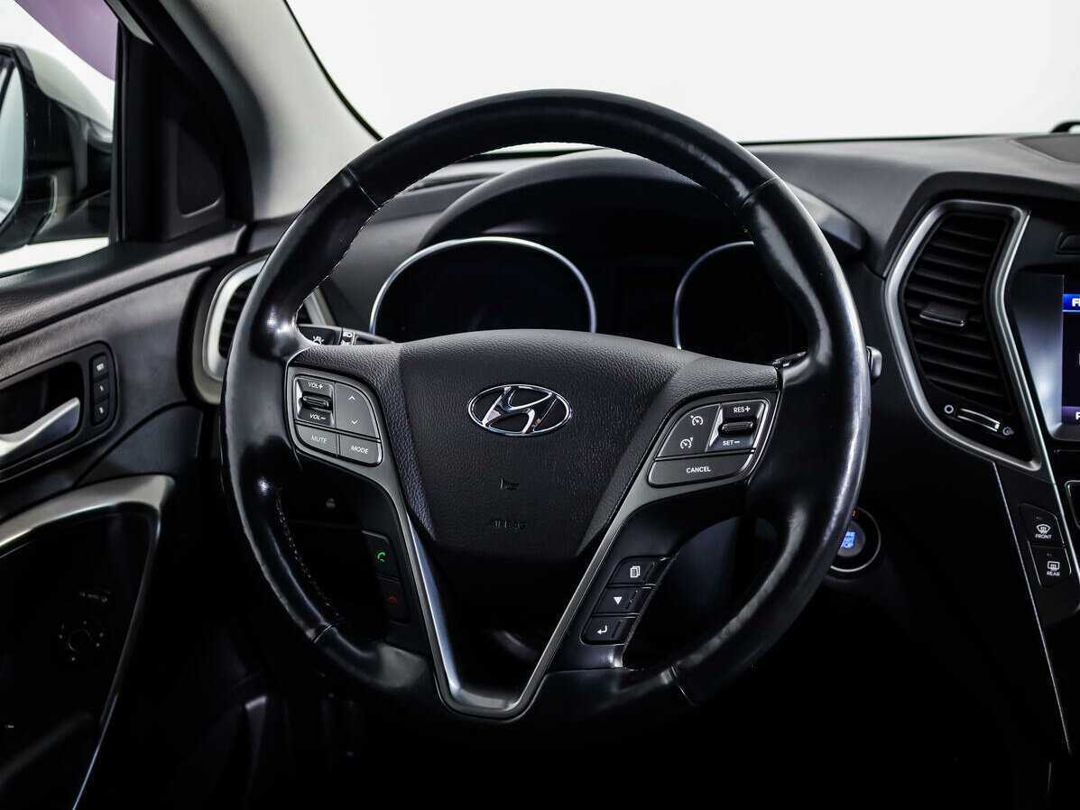 Hyundai Santa Fe с пробегом — 2017 год. Фото: #9