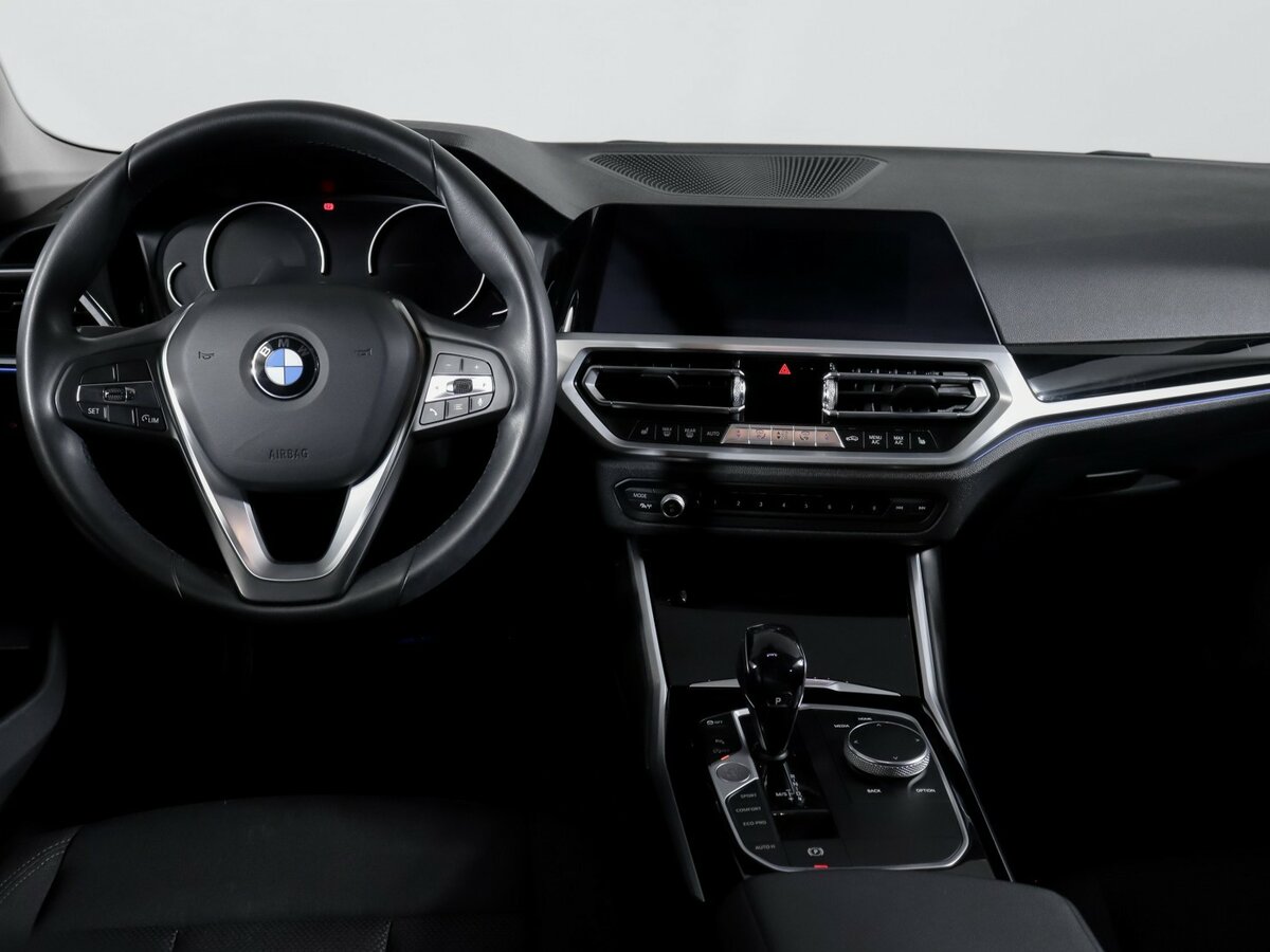 BMW 3 серии с пробегом — 2019 год. Фото: #10