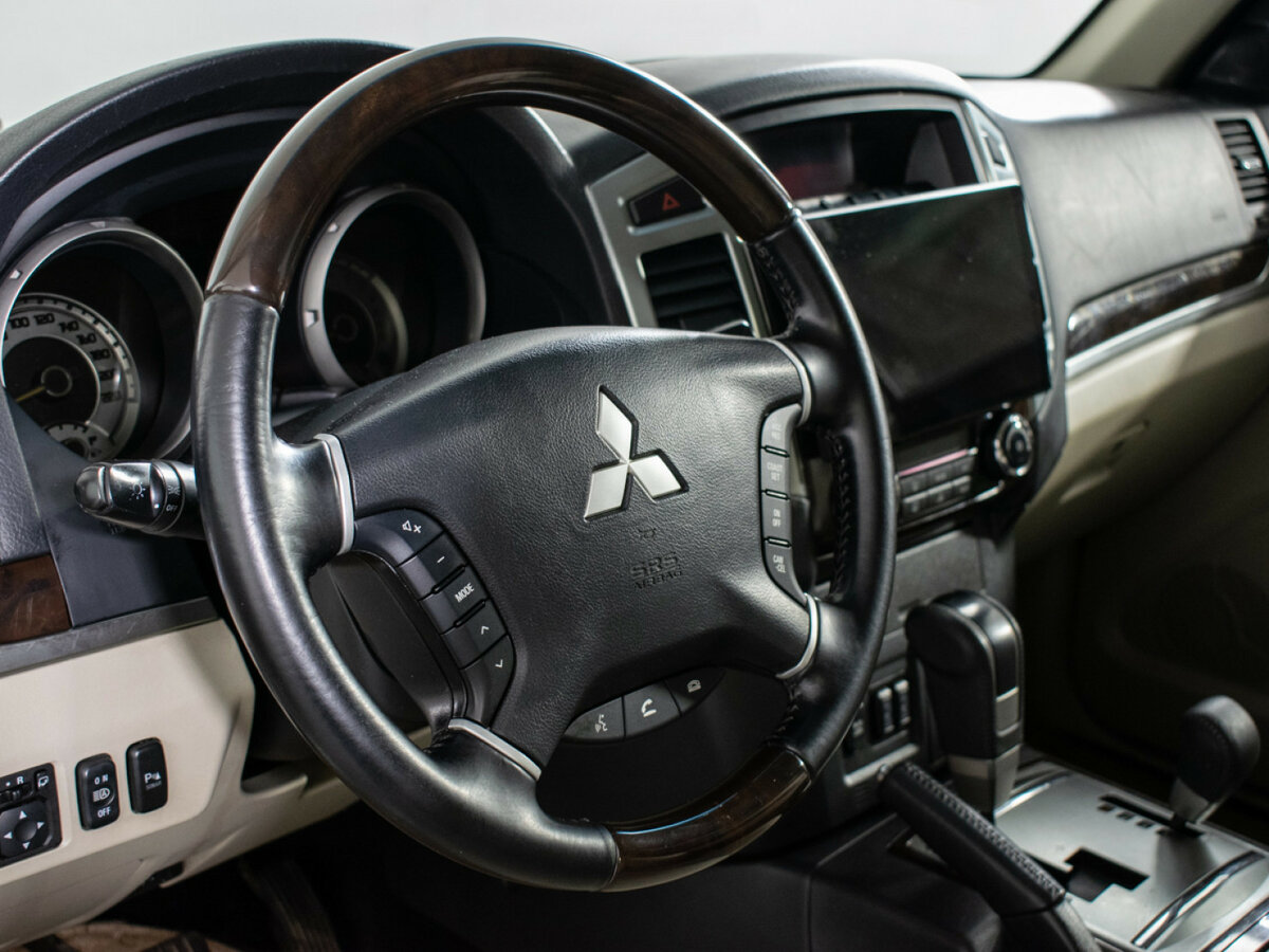 Mitsubishi Pajero с пробегом — 2020 год. Фото: #18