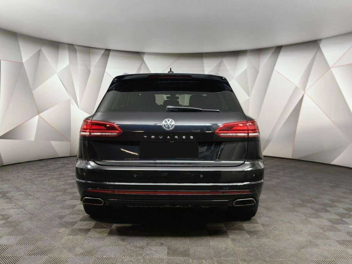 Volkswagen Touareg с пробегом — 2018 год. Фото: #7