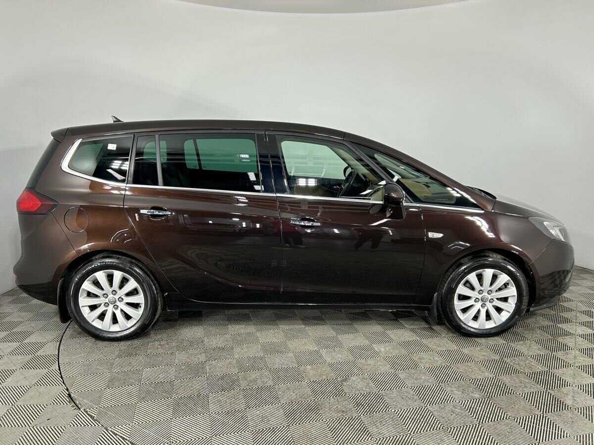 Opel Zafira с пробегом — 2013 год. Фото: #3
