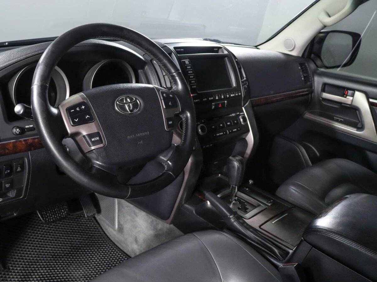 Toyota Land Cruiser с пробегом — 2008 год. Фото: #13