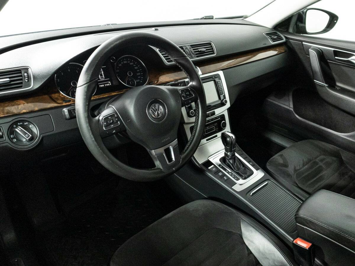 Volkswagen Passat с пробегом — 2011 год. Фото: #11