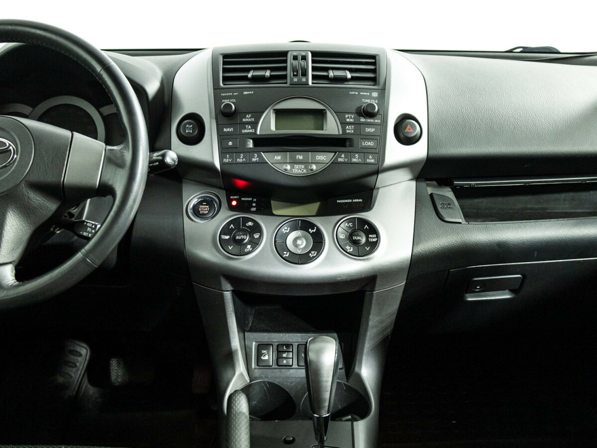 Toyota RAV4 с пробегом — 2007 год. Фото: #13