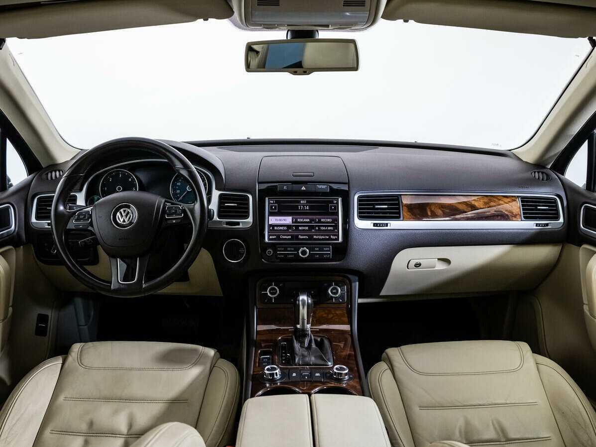 Volkswagen Touareg с пробегом — 2011 год. Фото: #12