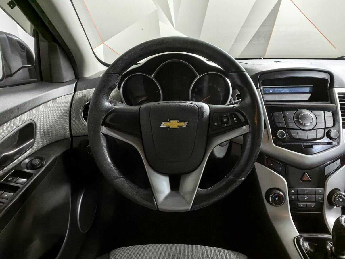 Chevrolet Cruze с пробегом — 2011 год. Фото: #14