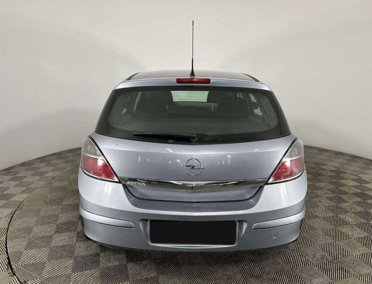 Opel Astra с пробегом — 2008 год. Фото: #2