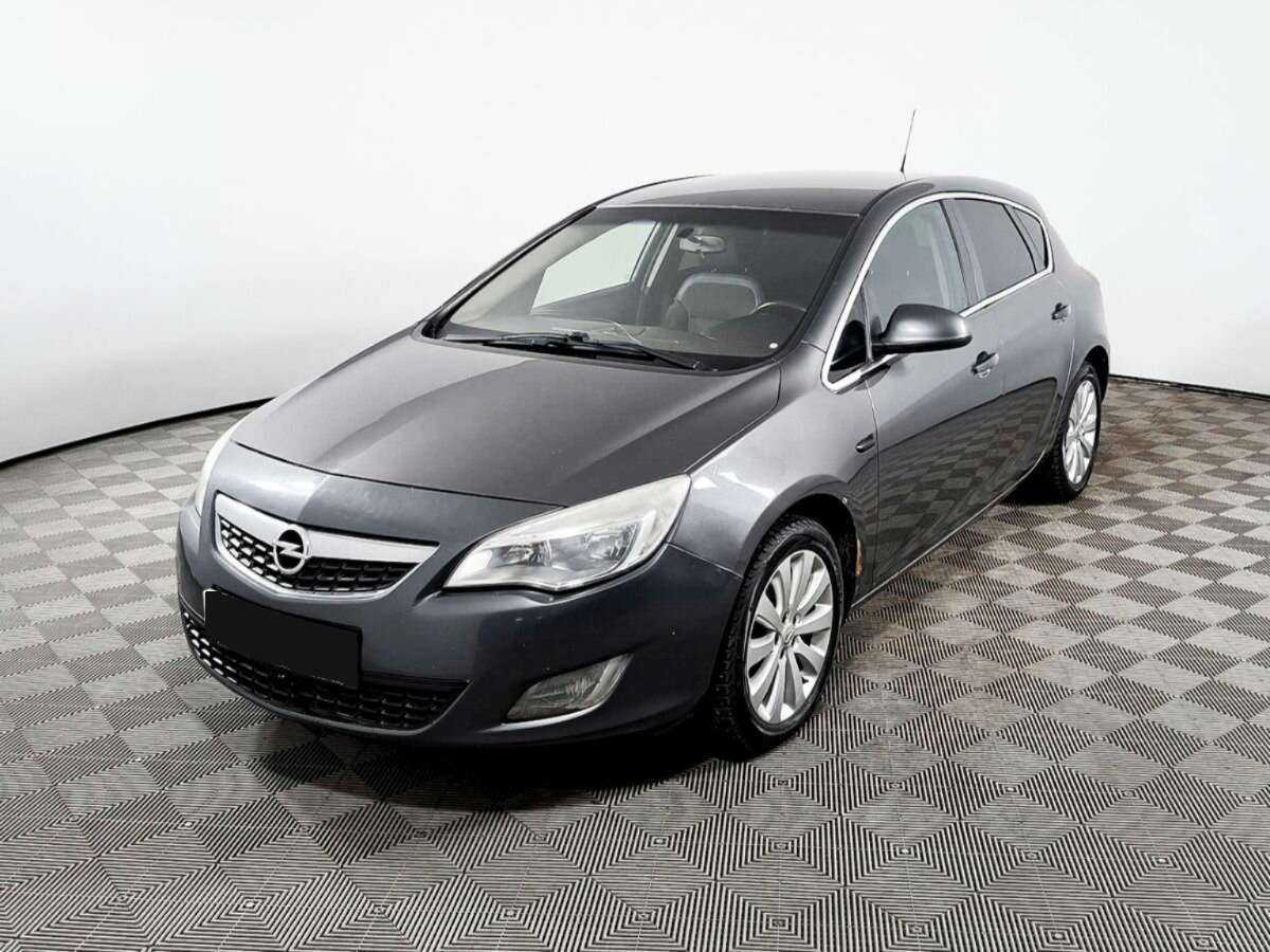 Opel Astra с пробегом — 2011 год. Фото: #17