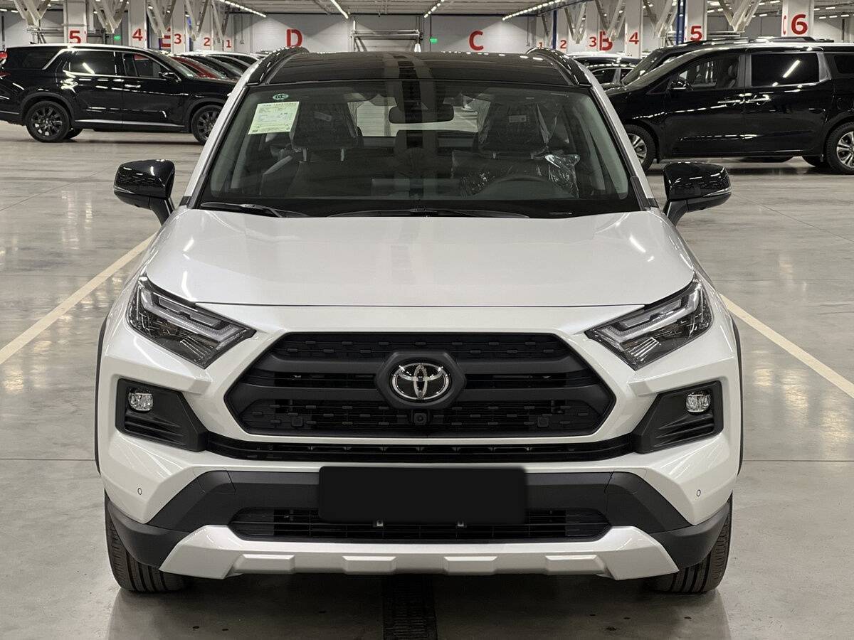 Toyota RAV4 с пробегом — 2024 год. Фото: #1