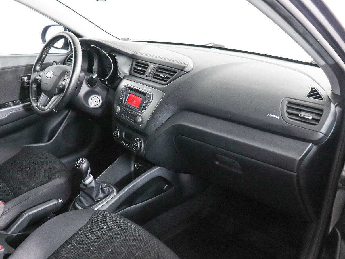 Kia Rio с пробегом — 2012 год. Фото: #9