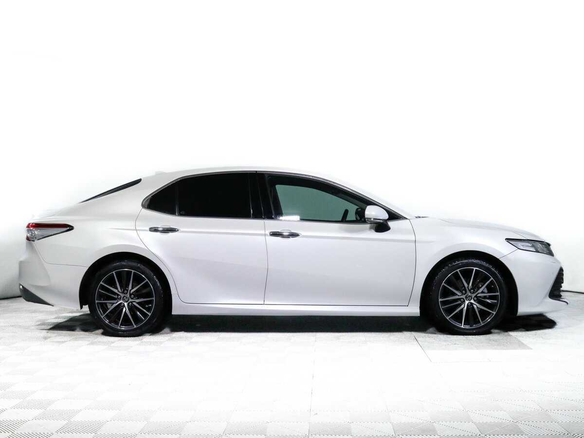 Toyota Camry с пробегом — 2019 год. Фото: #3