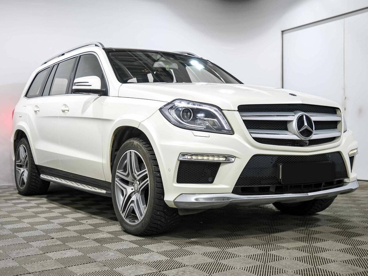 Mercedes-Benz GL-Класс с пробегом — 2015 год. Фото: #2