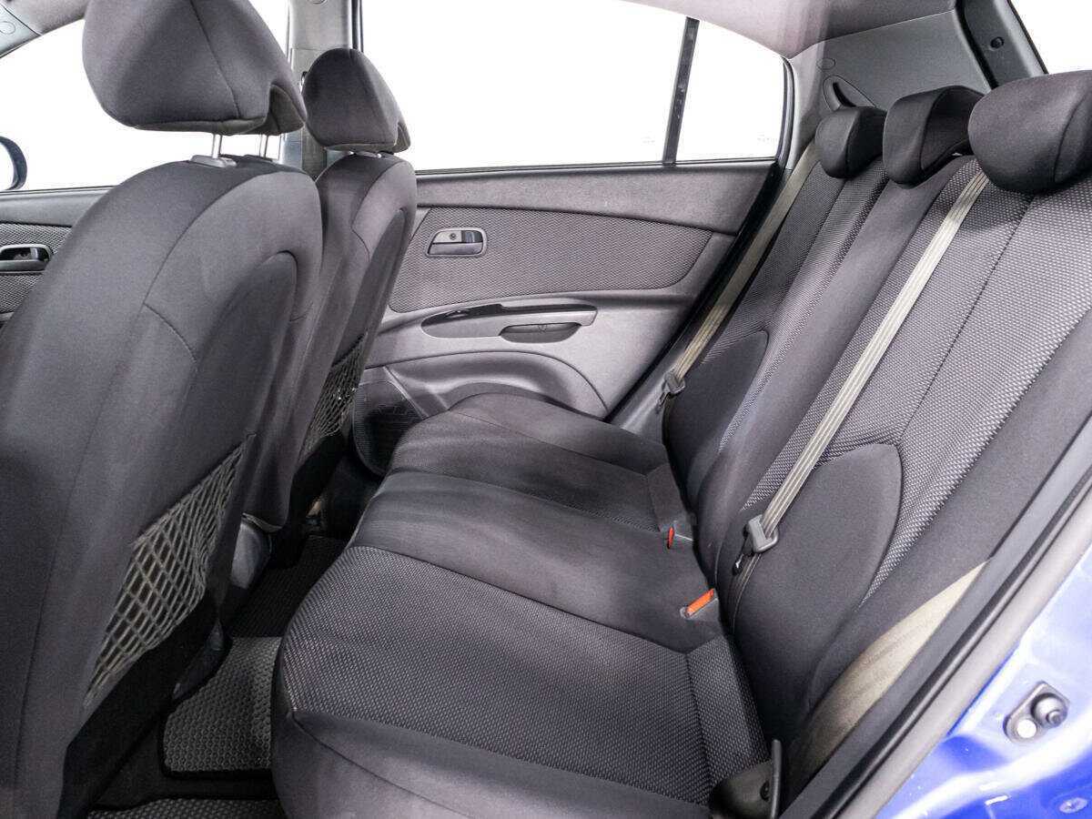 Kia Rio с пробегом — 2010 год. Фото: #9