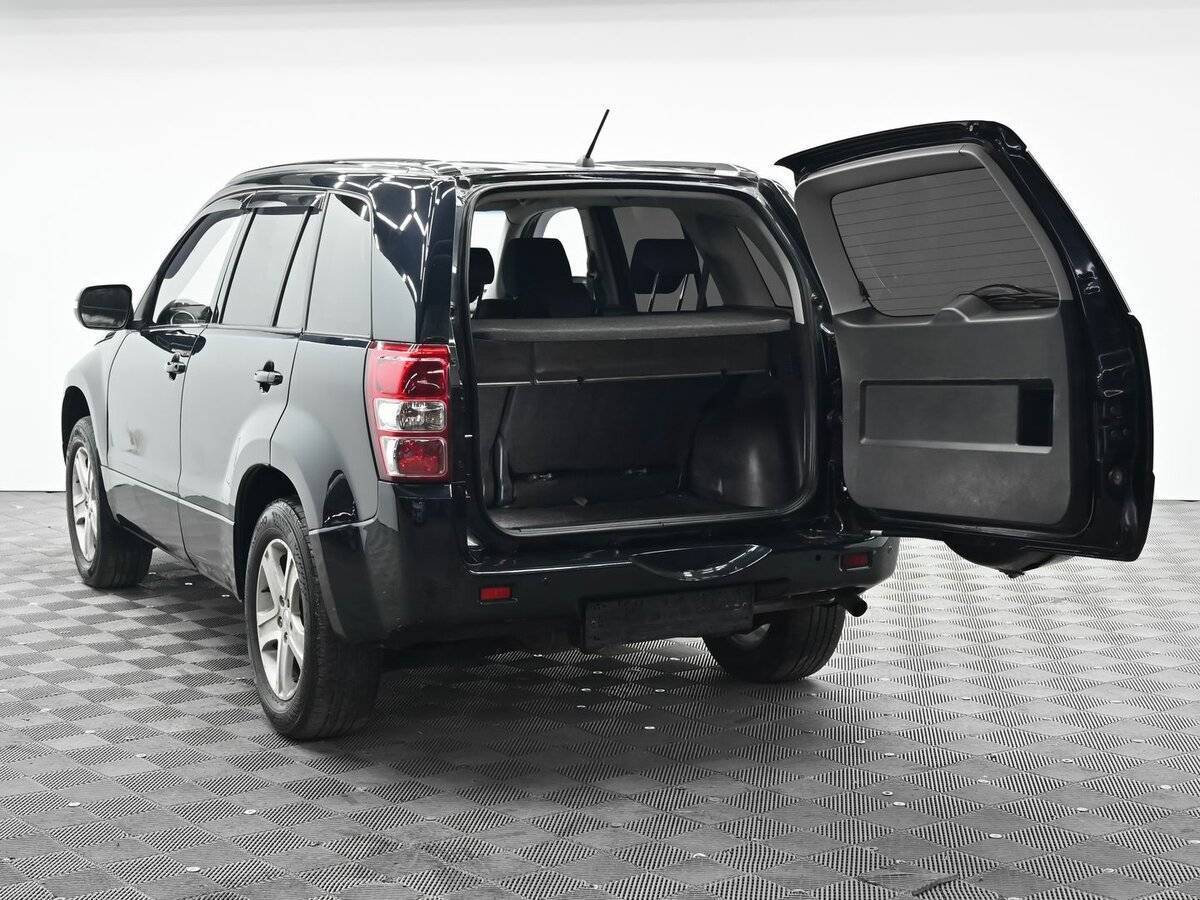 Suzuki Grand Vitara с пробегом — 2011 год. Фото: #4