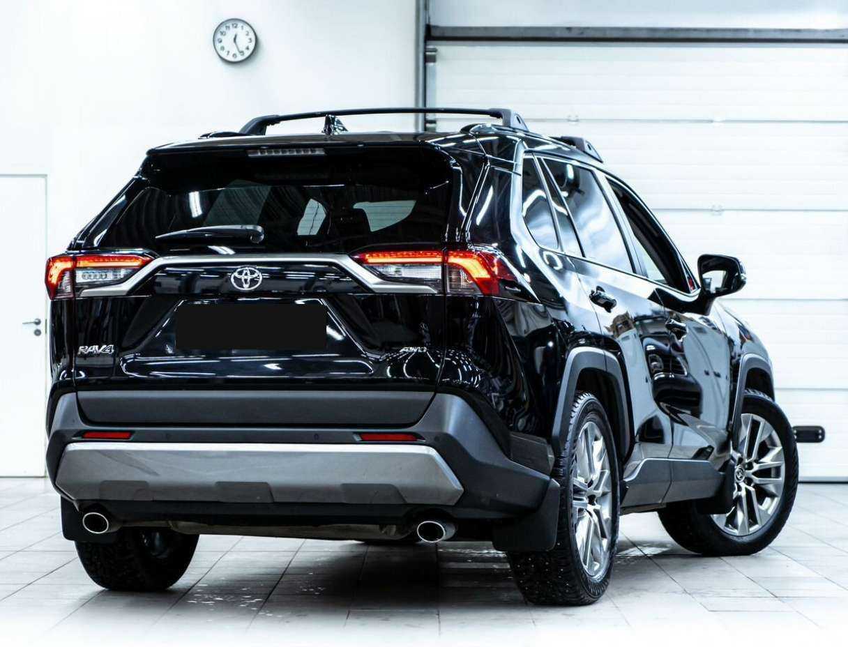 Toyota RAV4 с пробегом — 2020 год. Фото: #2