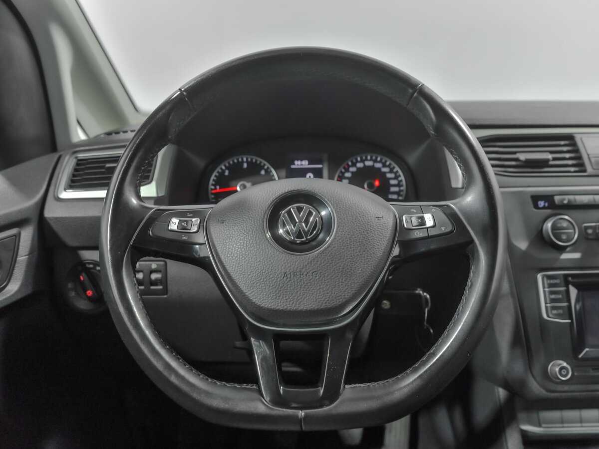 Volkswagen Caddy с пробегом — 2015 год. Фото: #7