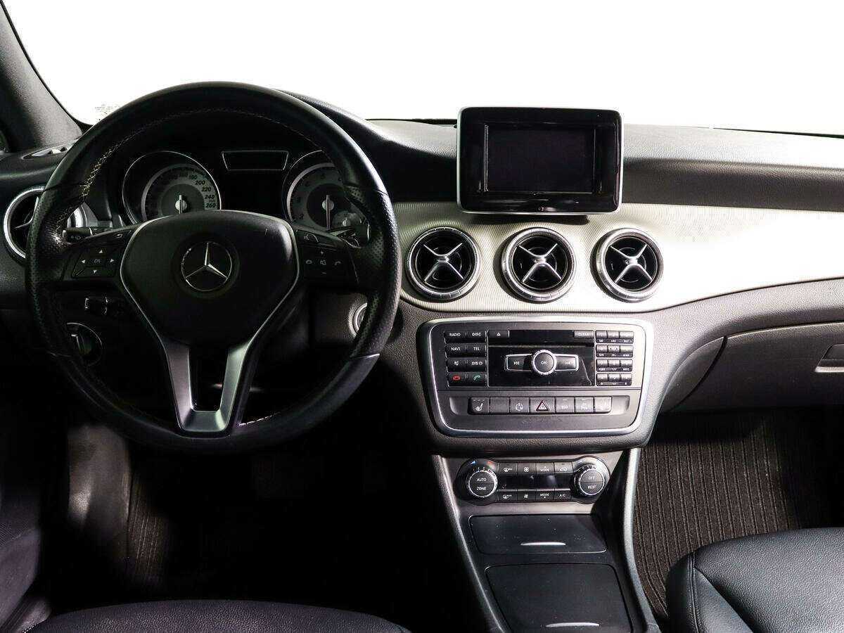 Mercedes-Benz CLA с пробегом — 2014 год. Фото: #11