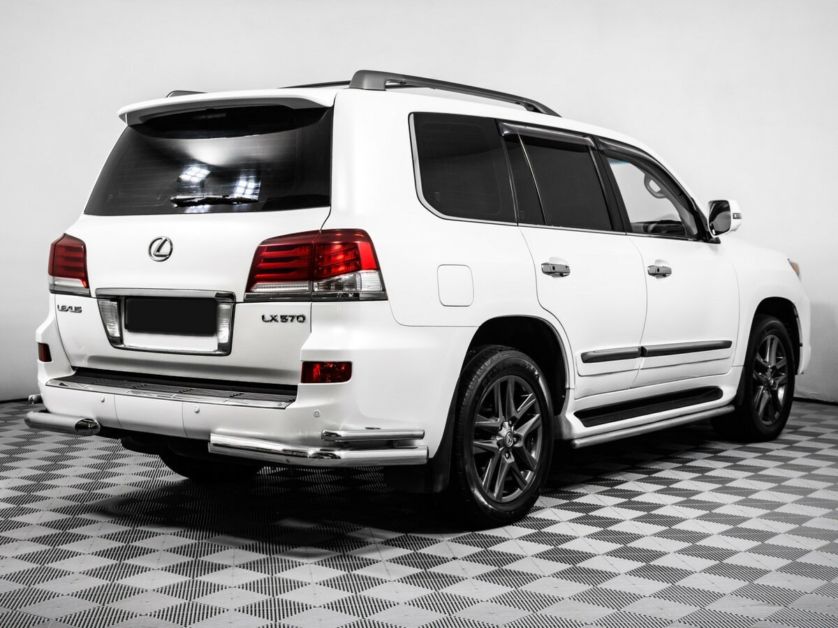 Lexus LX с пробегом — 2012 год. Фото: #3