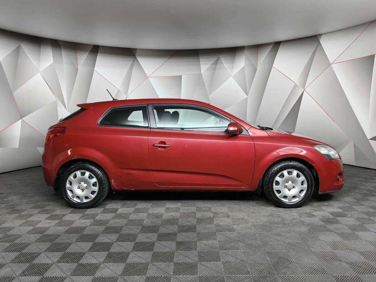 Kia Ceed с пробегом — 2010 год. Фото: #5