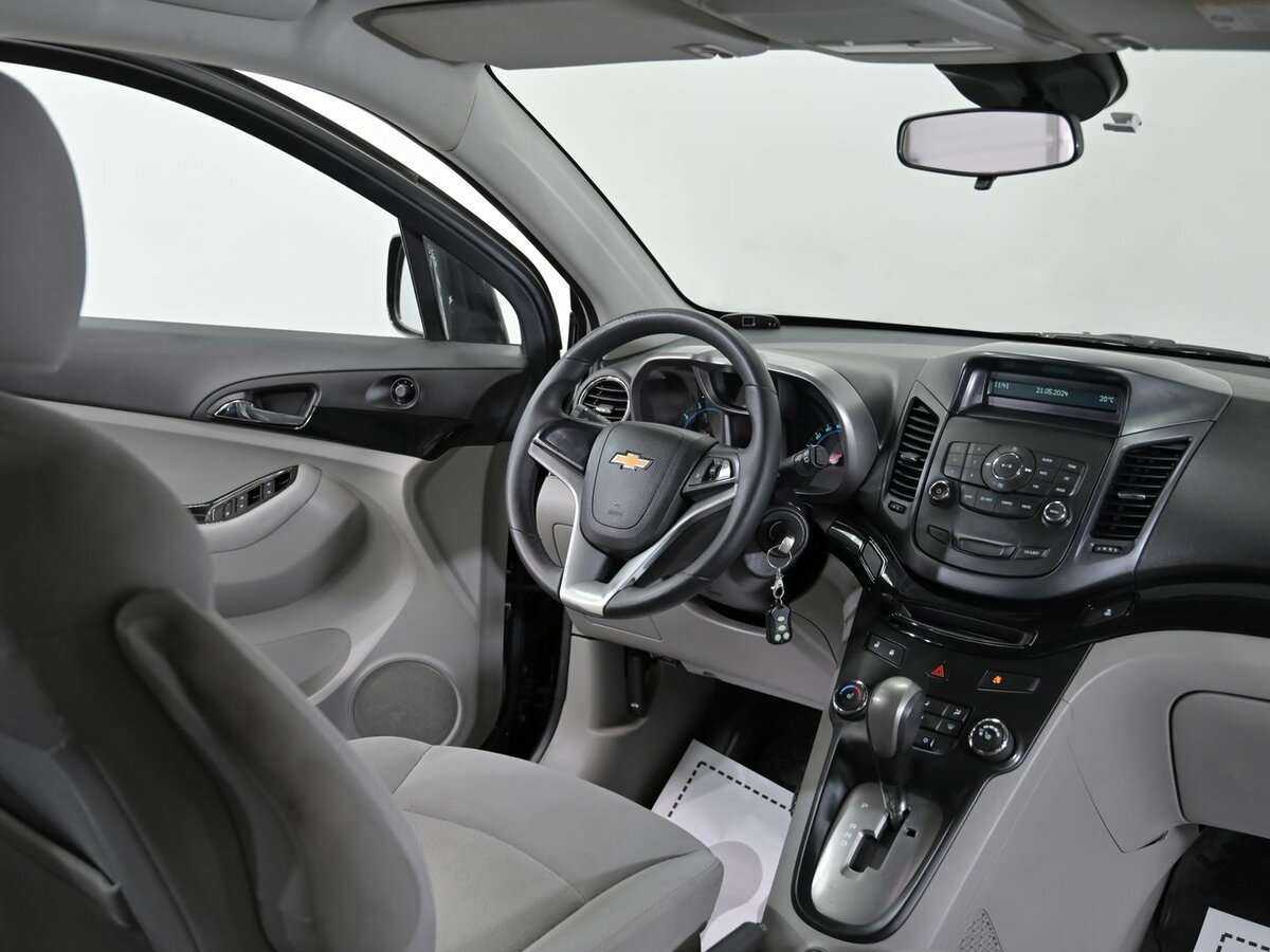 Chevrolet Orlando с пробегом — 2012 год. Фото: #4