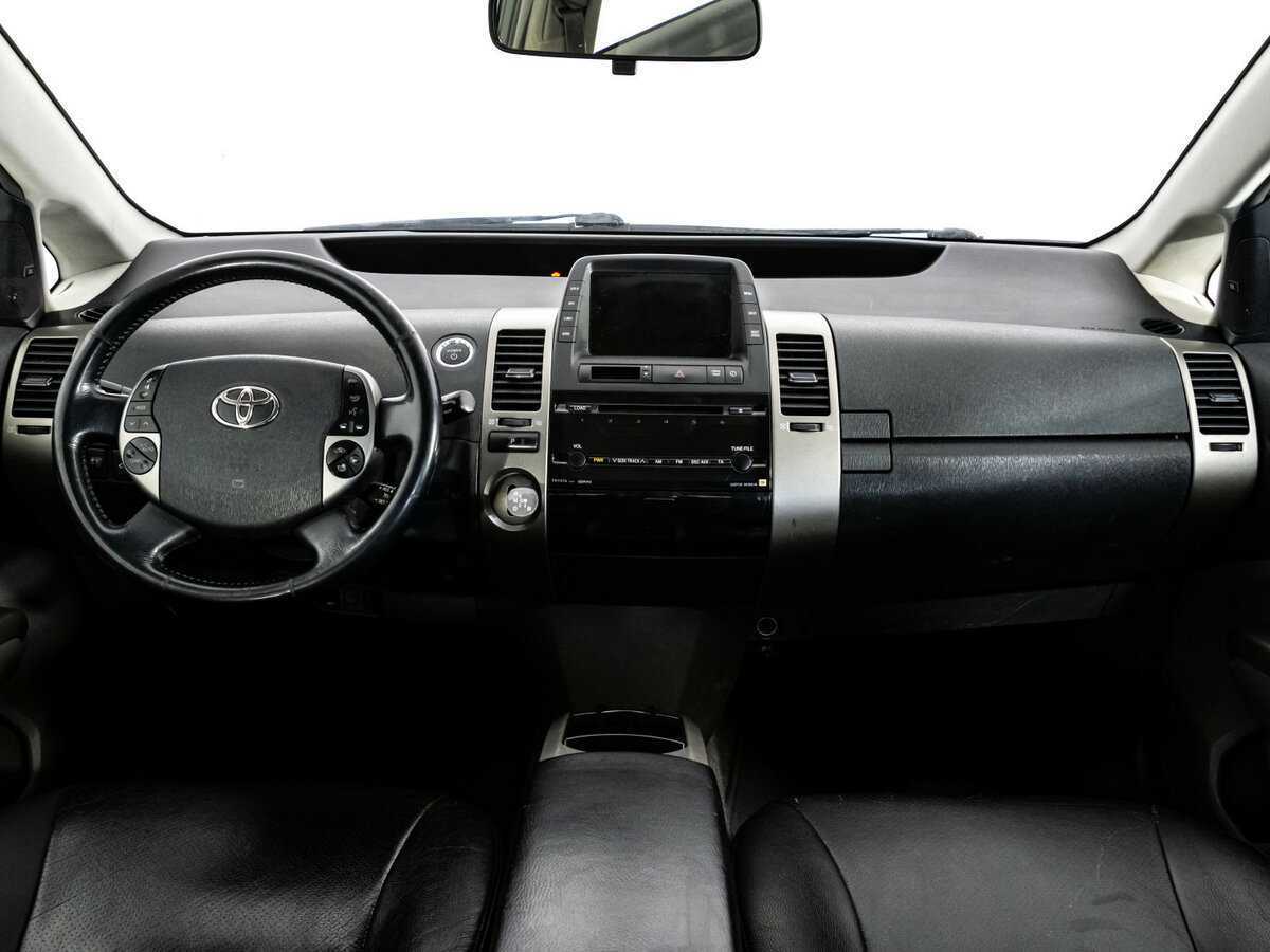 Toyota Prius с пробегом — 2008 год. Фото: #7
