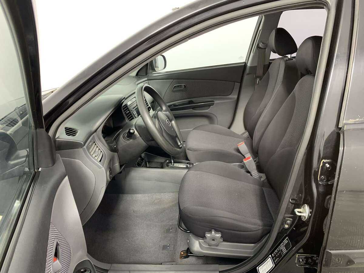 Kia Rio с пробегом — 2010 год. Фото: #12