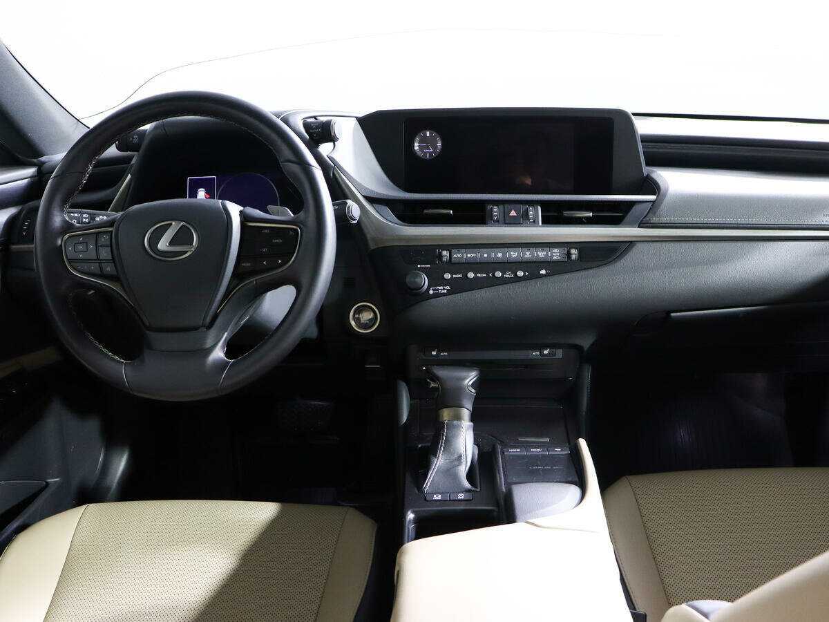 Lexus ES с пробегом — 2019 год. Фото: #9