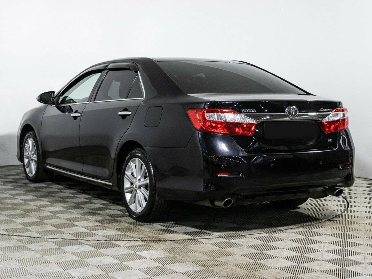 Toyota Camry с пробегом — 2011 год. Фото: #6