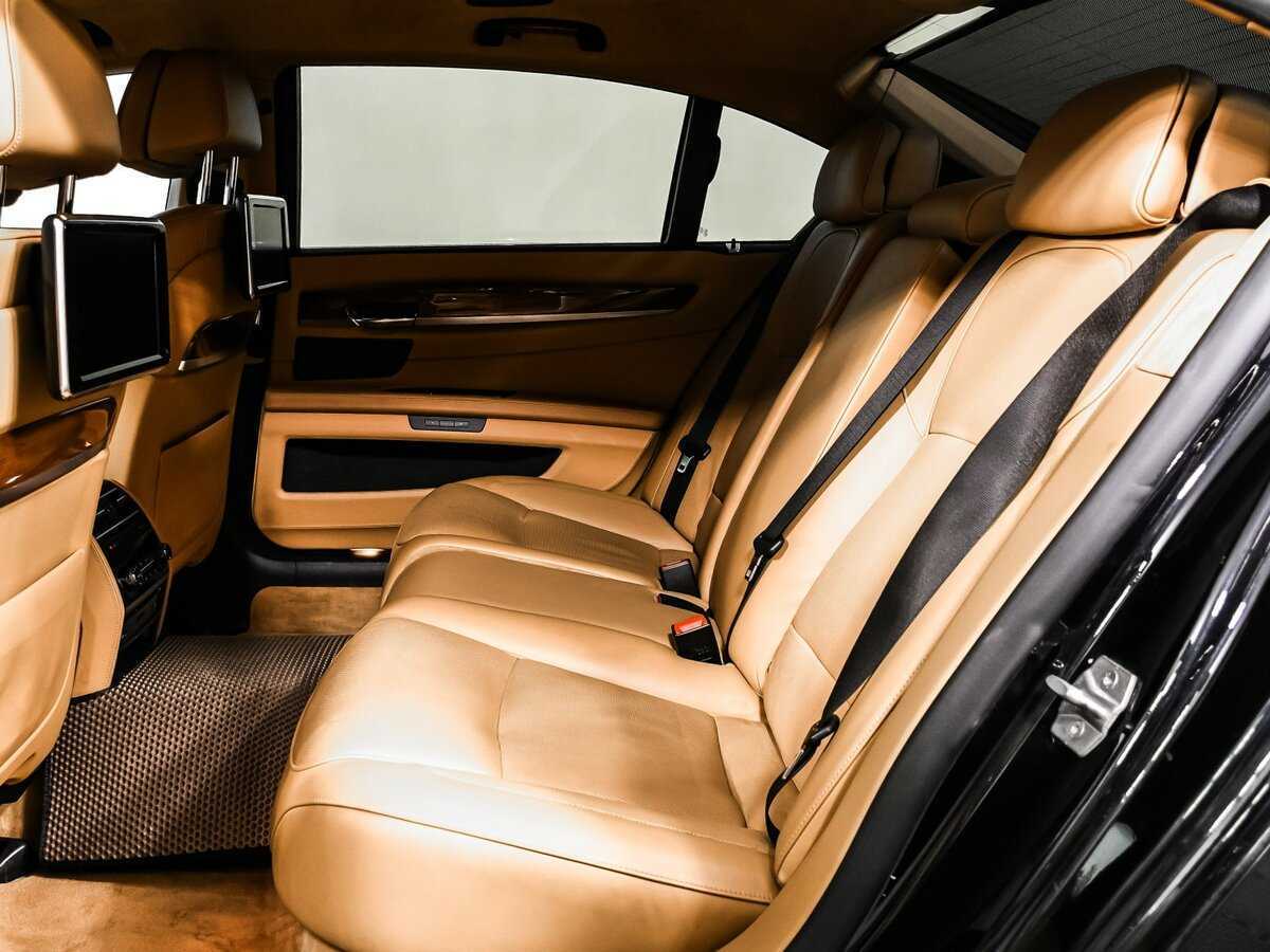 BMW 7 серии с пробегом — 2014 год. Фото: #12