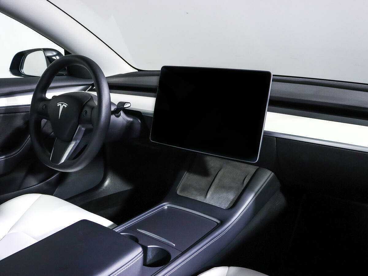 Tesla Model 3 с пробегом — 2021 год. Фото: #8