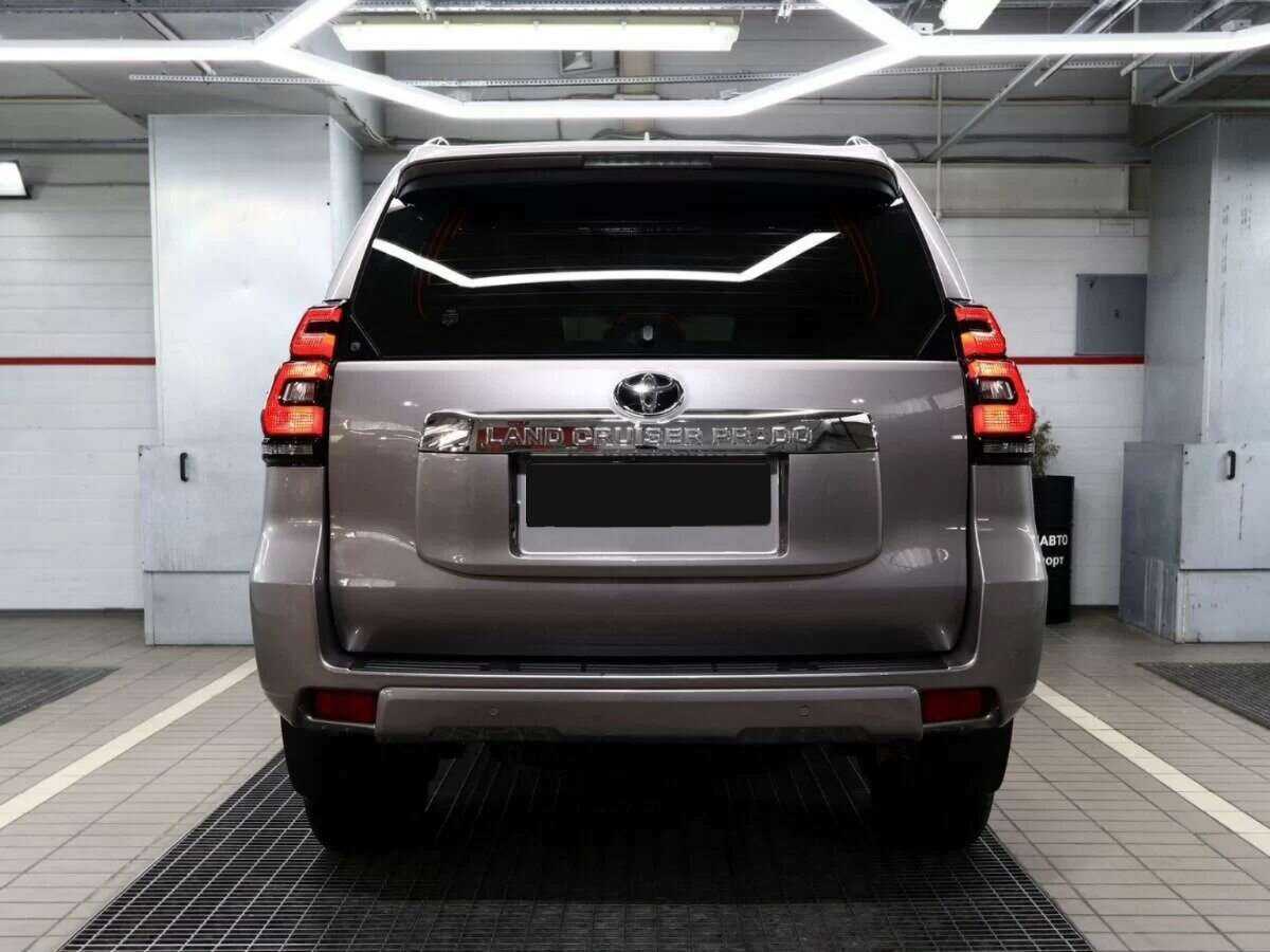 Toyota Land Cruiser Prado с пробегом — 2018 год. Фото: #3
